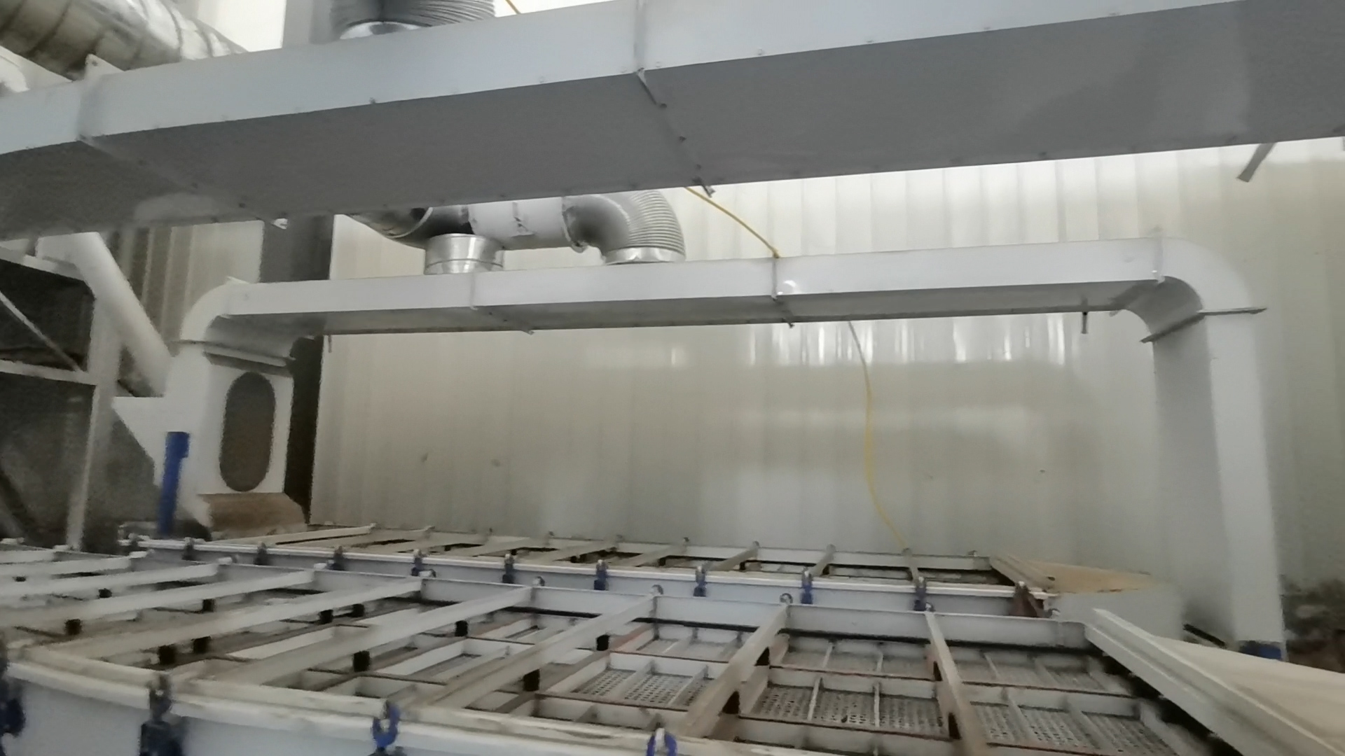 振動(dòng)除雜篩.jpg 振動(dòng)除雜篩.jpg